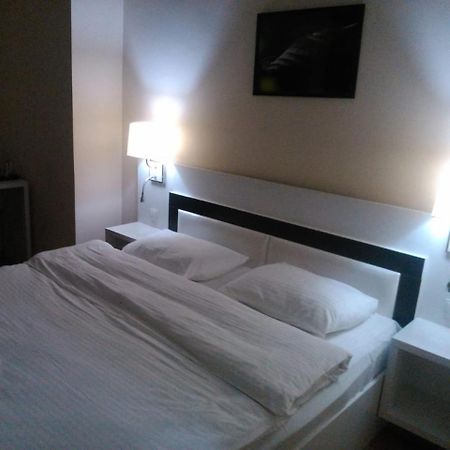 Hotel Nice Tbilisi ภายนอก รูปภาพ
