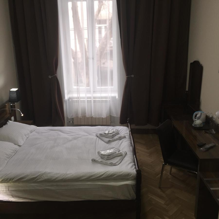Hotel Nice Tbilisi ภายนอก รูปภาพ