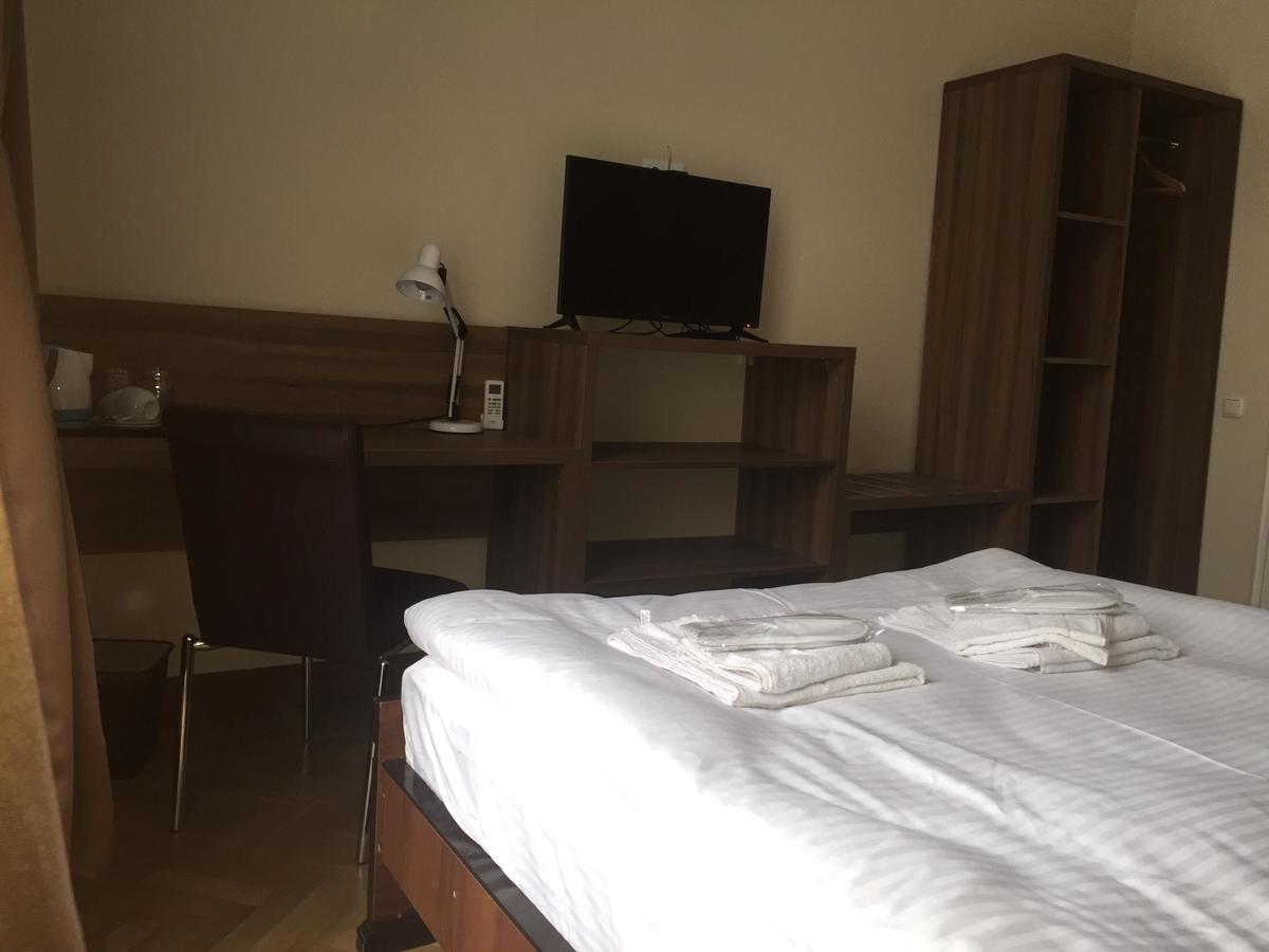 Hotel Nice Tbilisi ภายนอก รูปภาพ