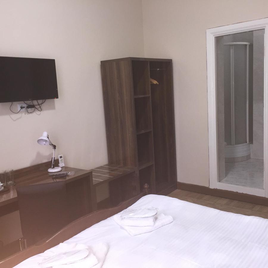 Hotel Nice Tbilisi ภายนอก รูปภาพ