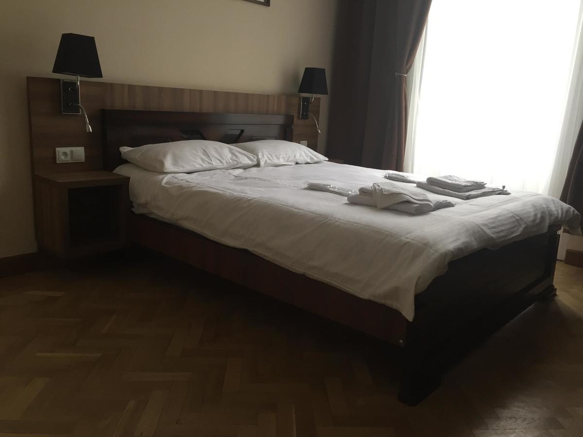 Hotel Nice Tbilisi ภายนอก รูปภาพ