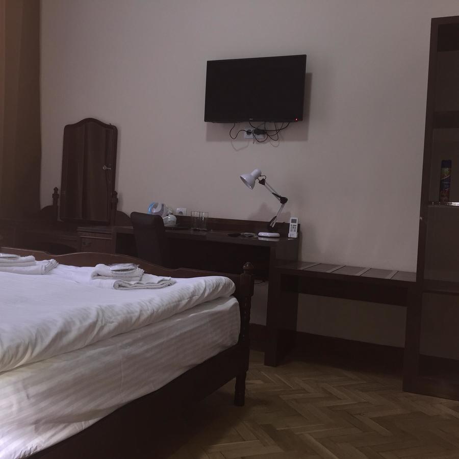 Hotel Nice Tbilisi ภายนอก รูปภาพ