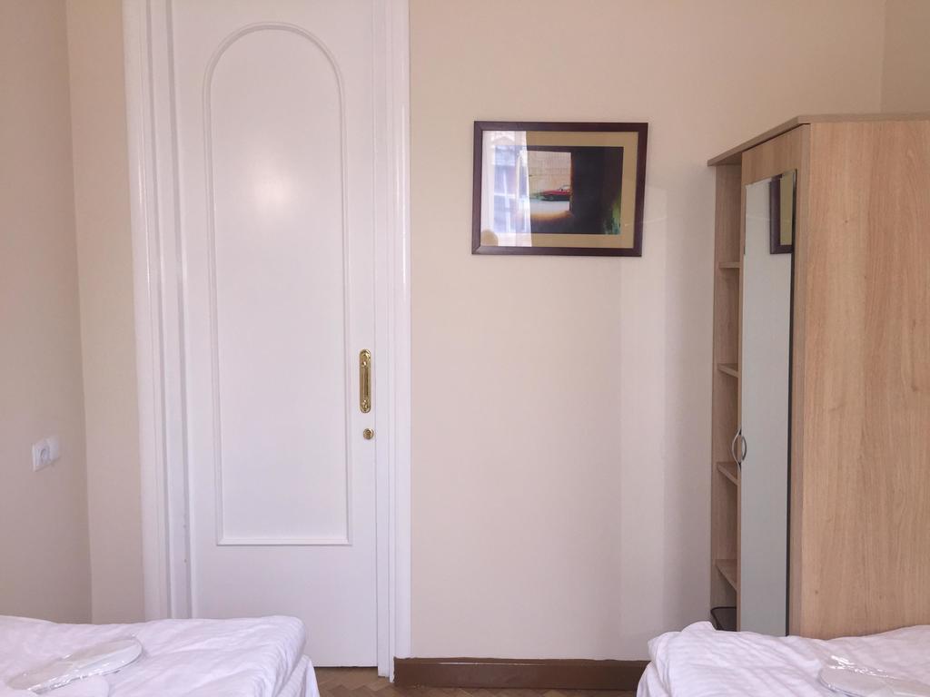 Hotel Nice Tbilisi ภายนอก รูปภาพ
